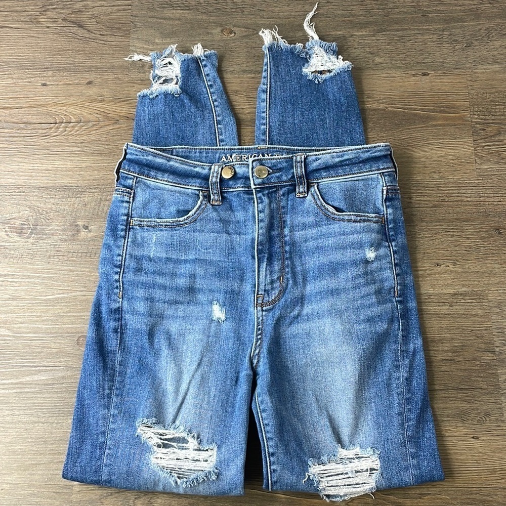 American Eagle Women’s Distressed Highest Rise Jegging, size 4